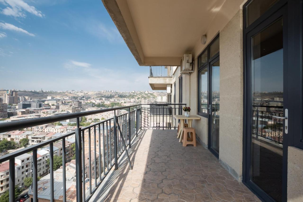 Stay Inn-Ararat View Apt Near Vernissage Єреван Екстер'єр фото