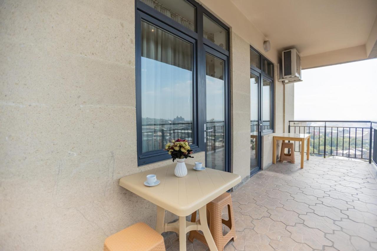 Stay Inn-Ararat View Apt Near Vernissage Єреван Екстер'єр фото